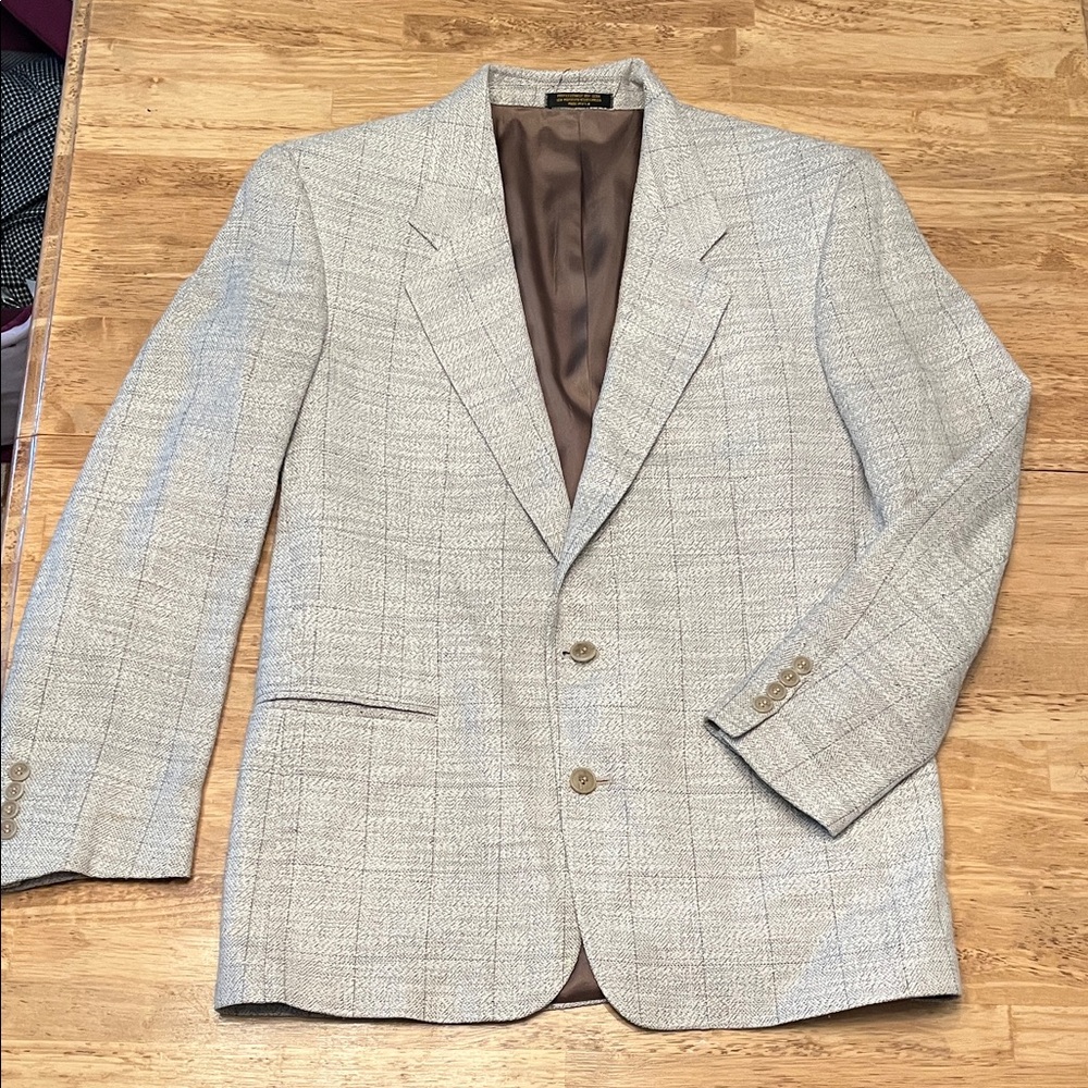 Milano Men's Light Gray Checkered Blazer